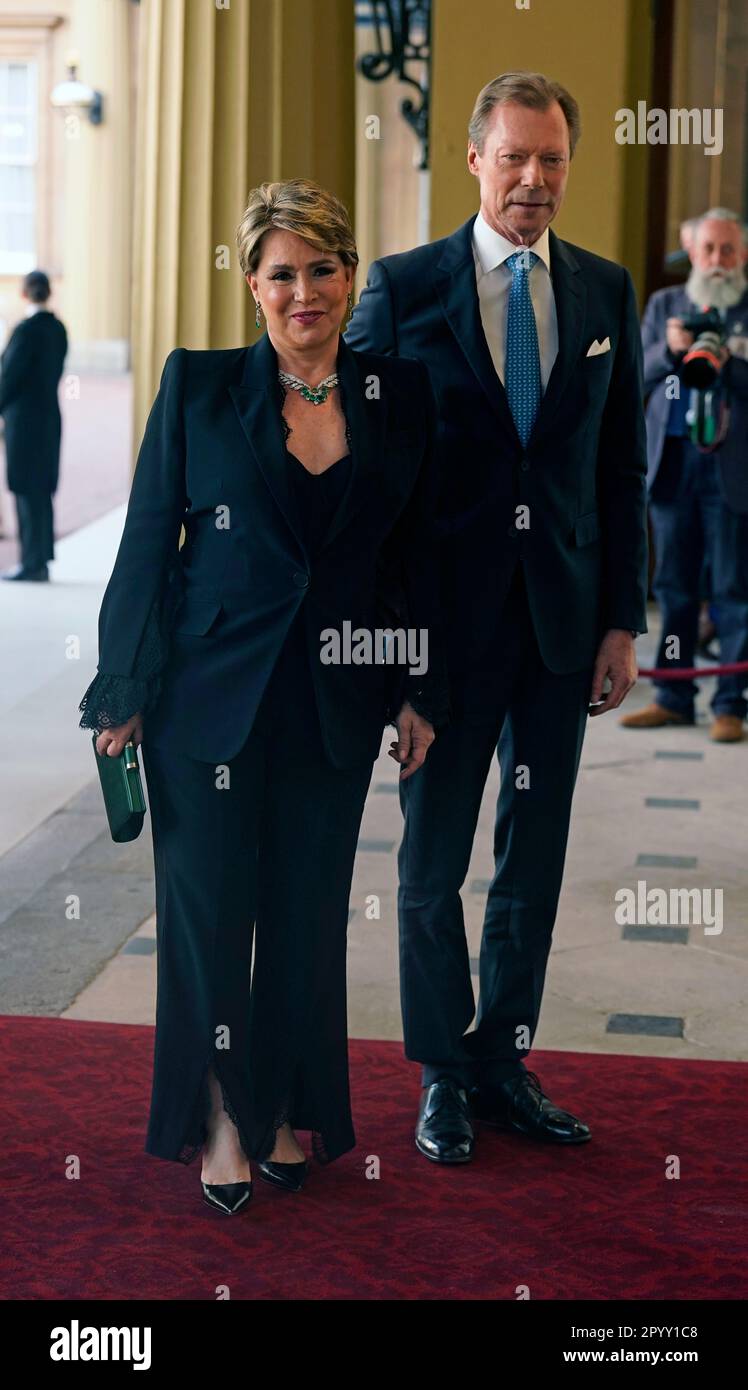 Großherzogin Maria Teresa und Großherzog Henri von Luxemburg kommen am 6. Mai zu einem Empfang im Buckingham-Palast, der von König Karl III. Ausgerichtet wird. Foto: Freitag, 5. Mai 2023. Stockfoto