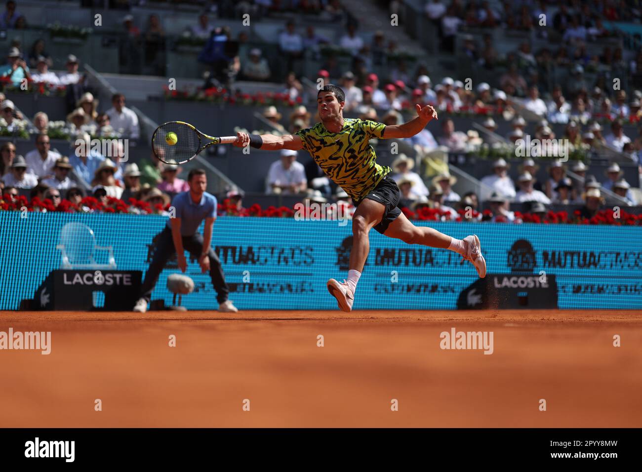 Carlos Alcaraz bei den Mutua Madrid Open 2023, Masters 1000 Tennis Turnier am 5. Mai 2023 auf der Caja Magica in Madrid, Spanien - Foto: Antoine Couvercelle/DPPI/LiveMedia Stockfoto