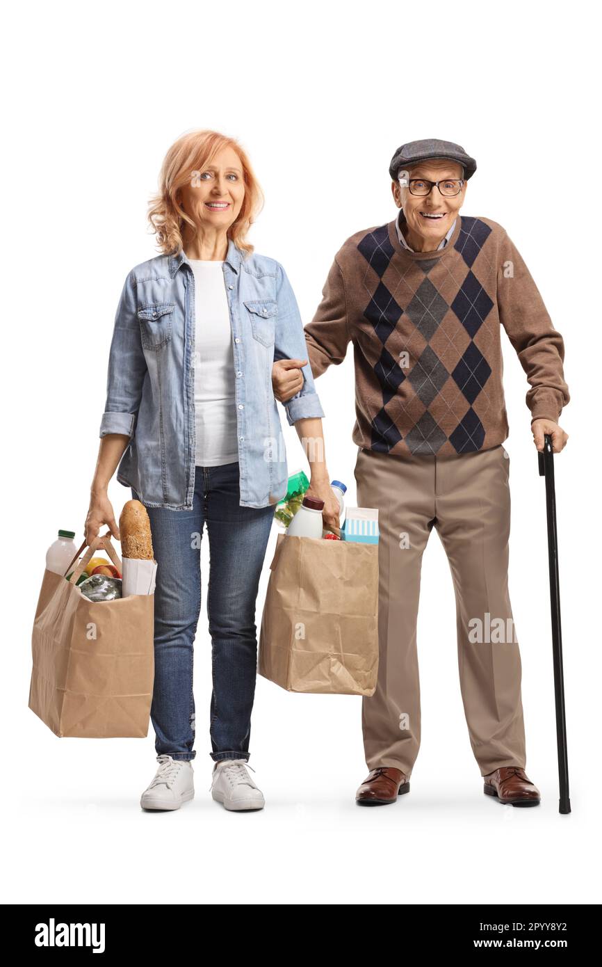 Tochter hilft ihrem älteren Vater und trägt Einkaufstüten isoliert auf weißem Hintergrund Stockfoto
