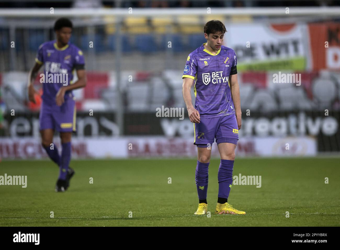 WAALWIJK - Gaetano Oristanio vom FC Volendam ist enttäuscht nach den 3-0 Jahren während des niederländischen Premier-League-Spiels zwischen RKC Waalwijk und FC Volendam am Mandemakers Stadium am 5. Mai 2023 in Waalwijk, Niederlande. ANP JEROEN PUTMANS Stockfoto