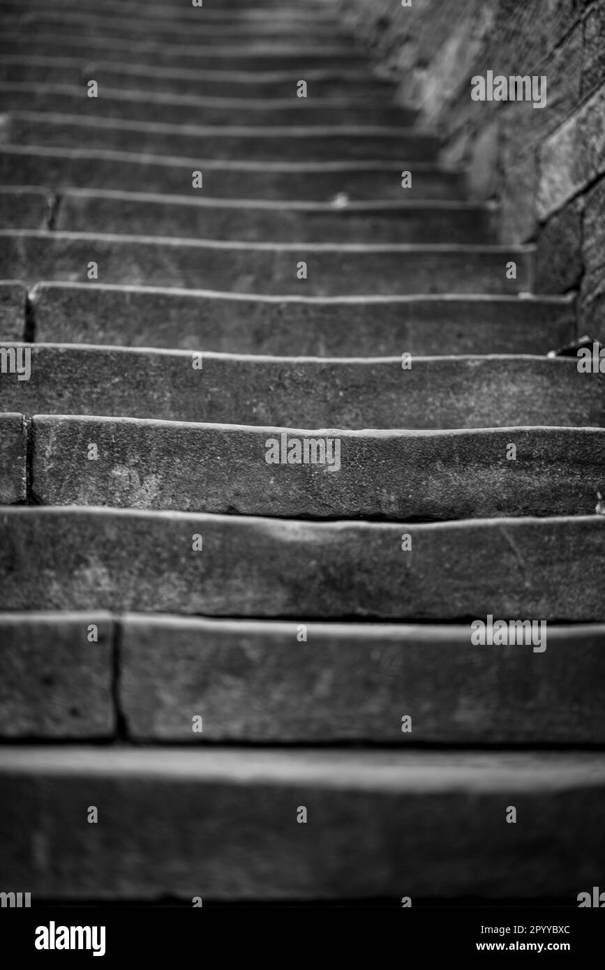 Alte abgenutzte Steintreppe, Schloss, Stirling, Schottland, Großbritannien Stockfoto