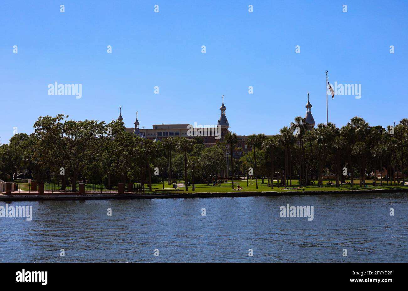 Schöner Blick auf die University of Tampa, Florida an einem sonnigen Sommertag Stockfoto