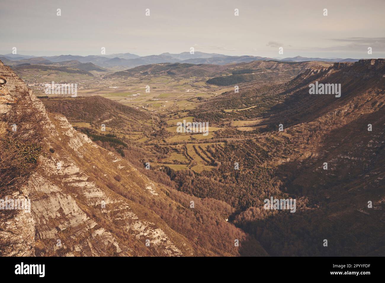 Landschaft der Klippen im Baskenland Stockfoto