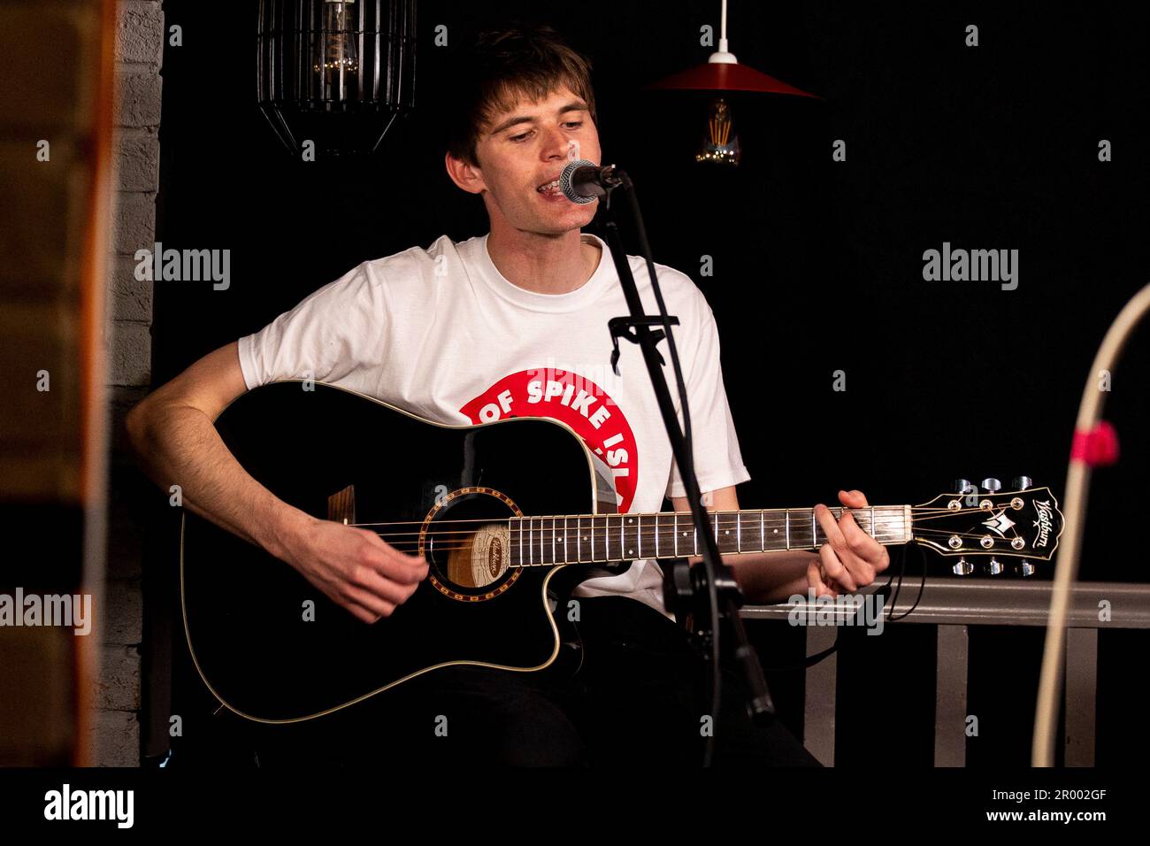 Jake Perrett Tritt Auf. Red Wall+ Live in der Riverside Tavern am 5. Mai 2023. Stockfoto