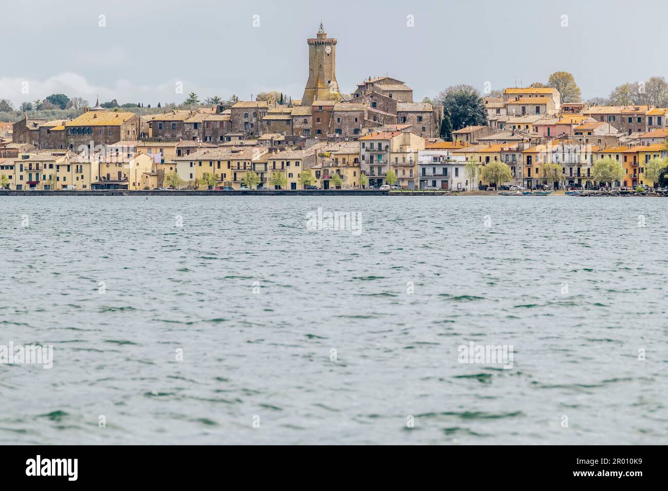 Panoramablick auf Marta von Capodimonte, Bolsena See Viterbo, Italien Stockfoto