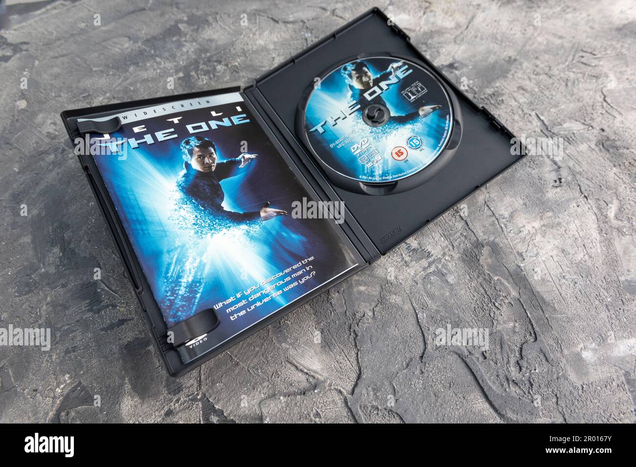 Ein legendärer ScienceFictionFilm aus dem Jahr 2001 mit Jet Li als mehreren Figuren in