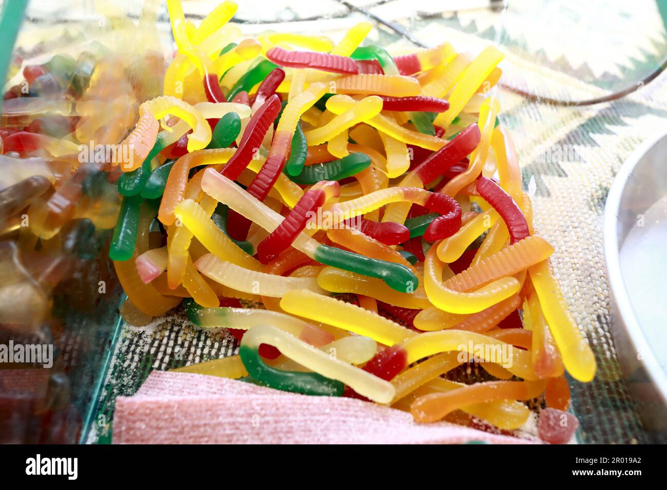 Einzelheiten zur Marmeladenkauerei in Glasschachtel auf dem Markt Stockfoto