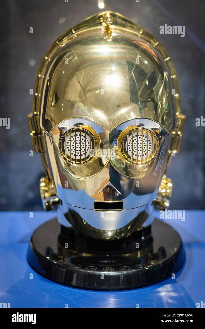 C3PO Roboterkopf, Burg von Foix, 10.. Jahrhundert, Foix, Abteilung von  Ariège, In den Pyrenäen, Frankreich Stockfotografie - Alamy