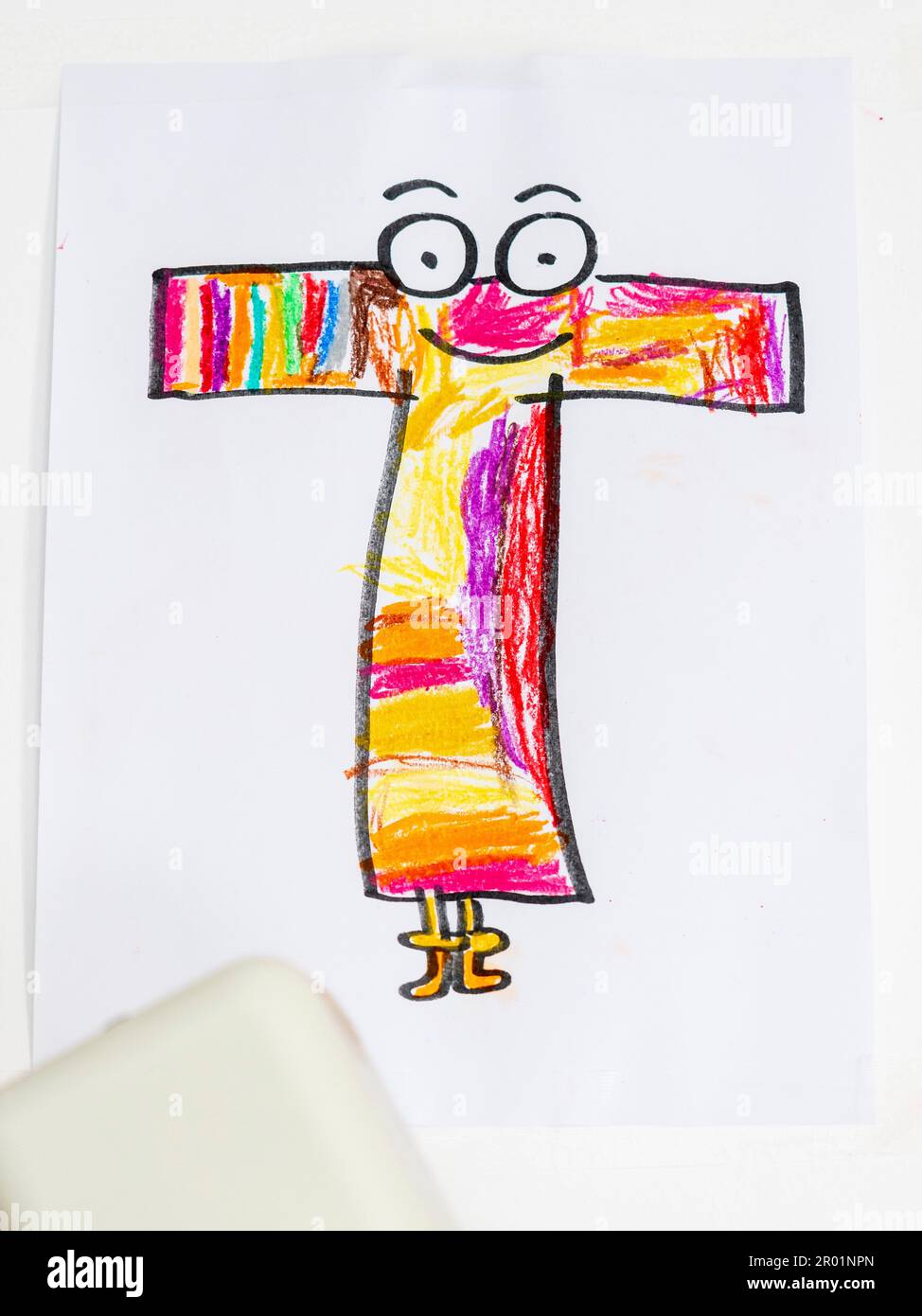 t-Brief, farbiger Brief für Kinder, Mallorca, Balearen, Spanien. Stockfoto