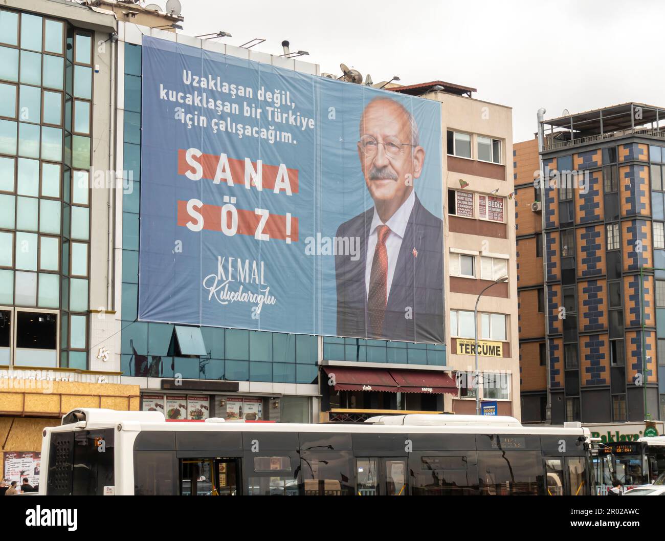 Oppositionsführer Kemal Kılıçdaroğlu im Präsidentschaftswahlkampf bei den türkischen Wahlen 2023. Sana söz Wandplakat Stockfoto