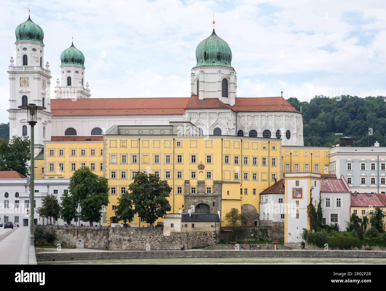 Inn Promenade und St. Stephansdom in Passau (Bayern) (Deutschland) Stockfoto