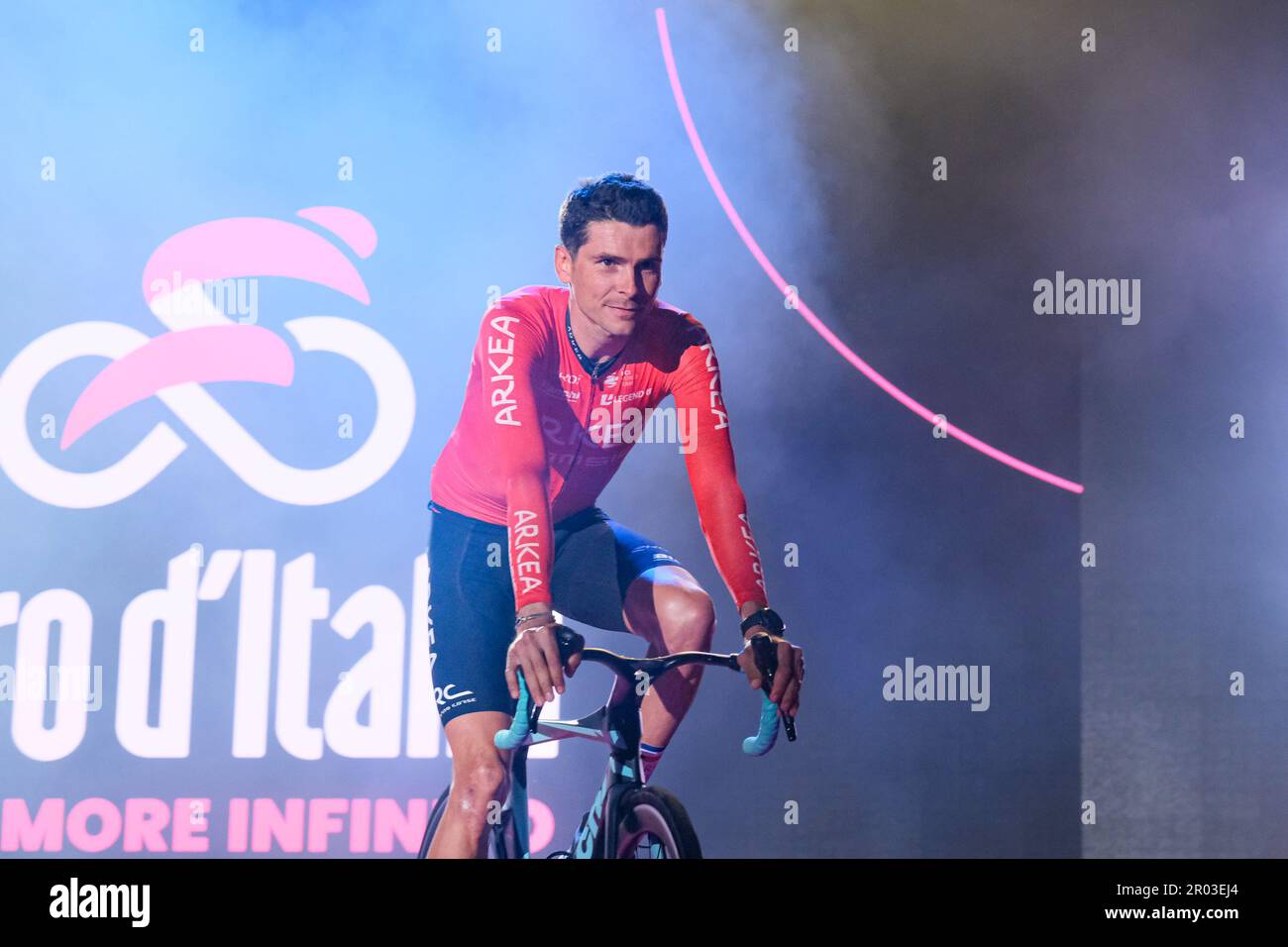 Warren Barguil von Frankreich und Team ARKEA Samsic bei der offenen Zeremonie des Giro d'Italia 2023 106., Teampräsentation auf der Piazza della Rinascita in Pescara. Stockfoto