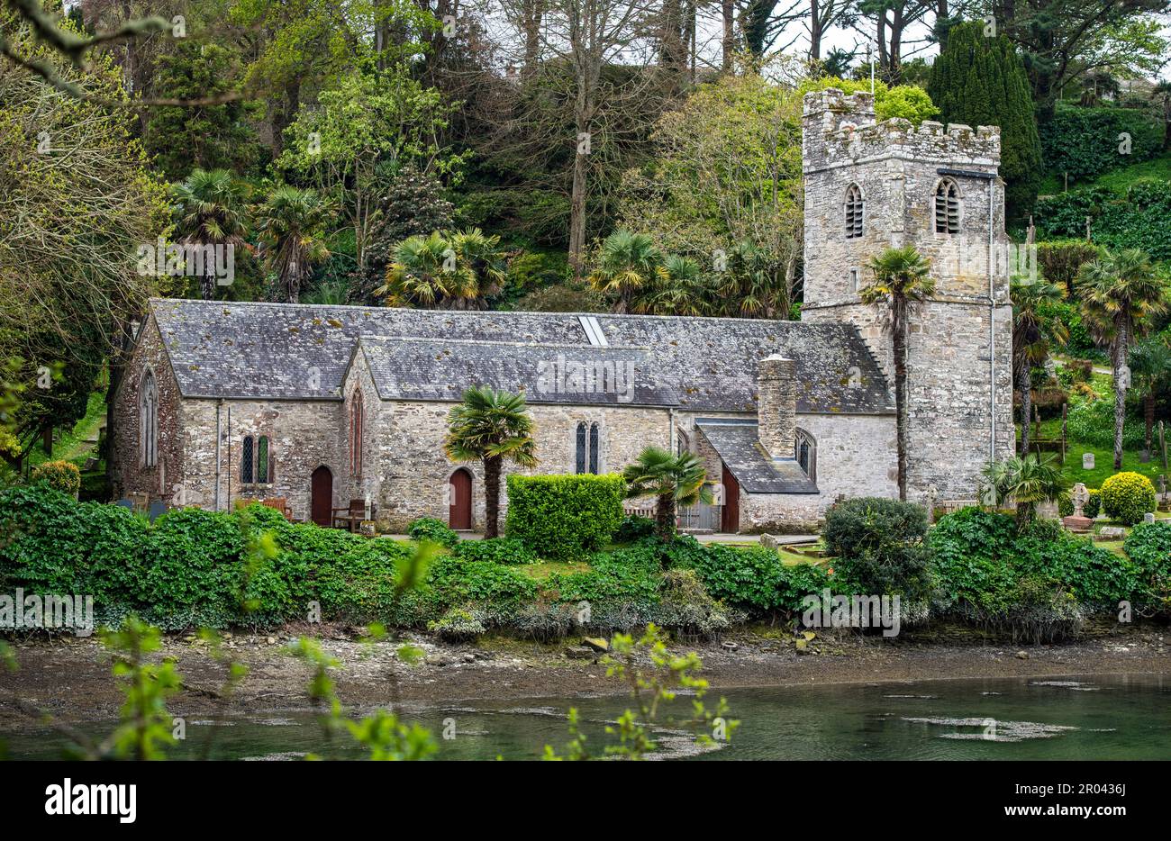 Blick auf die St. Just in Roseland Church in der Nähe von St. Mawes in Cornwall, England, Großbritannien Stockfoto