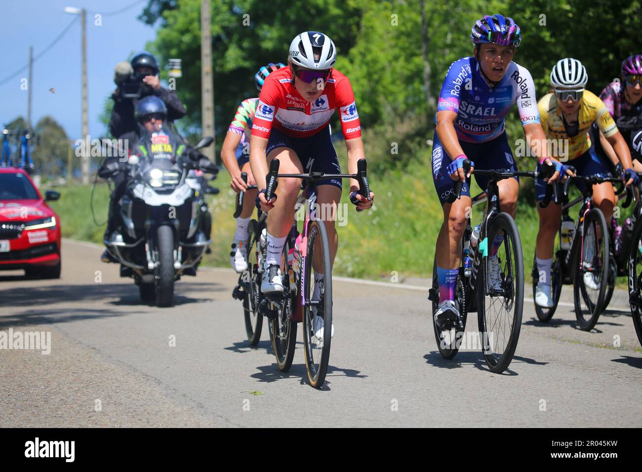 Solorzano, Spanien, 06. Mai 2023: Radfahrer von Team SD Worx, Demi Vollering während der 6. Etappe des LaVuelta von Carrefour 2023 zwischen Castro-Urdiales und Laredo, am 06. Mai 2023 in Solorzano, Spanien. Kredit: Alberto Brevers / Alamy Live News Stockfoto