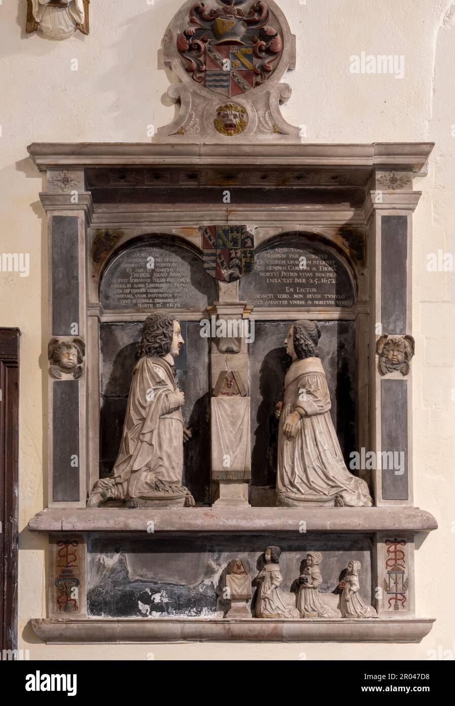 Gedenkmauer für Thomas & Bridget Reade und Familie, St. Peter & St. Paul Kirche, Bardwell, Suffolk Stockfoto