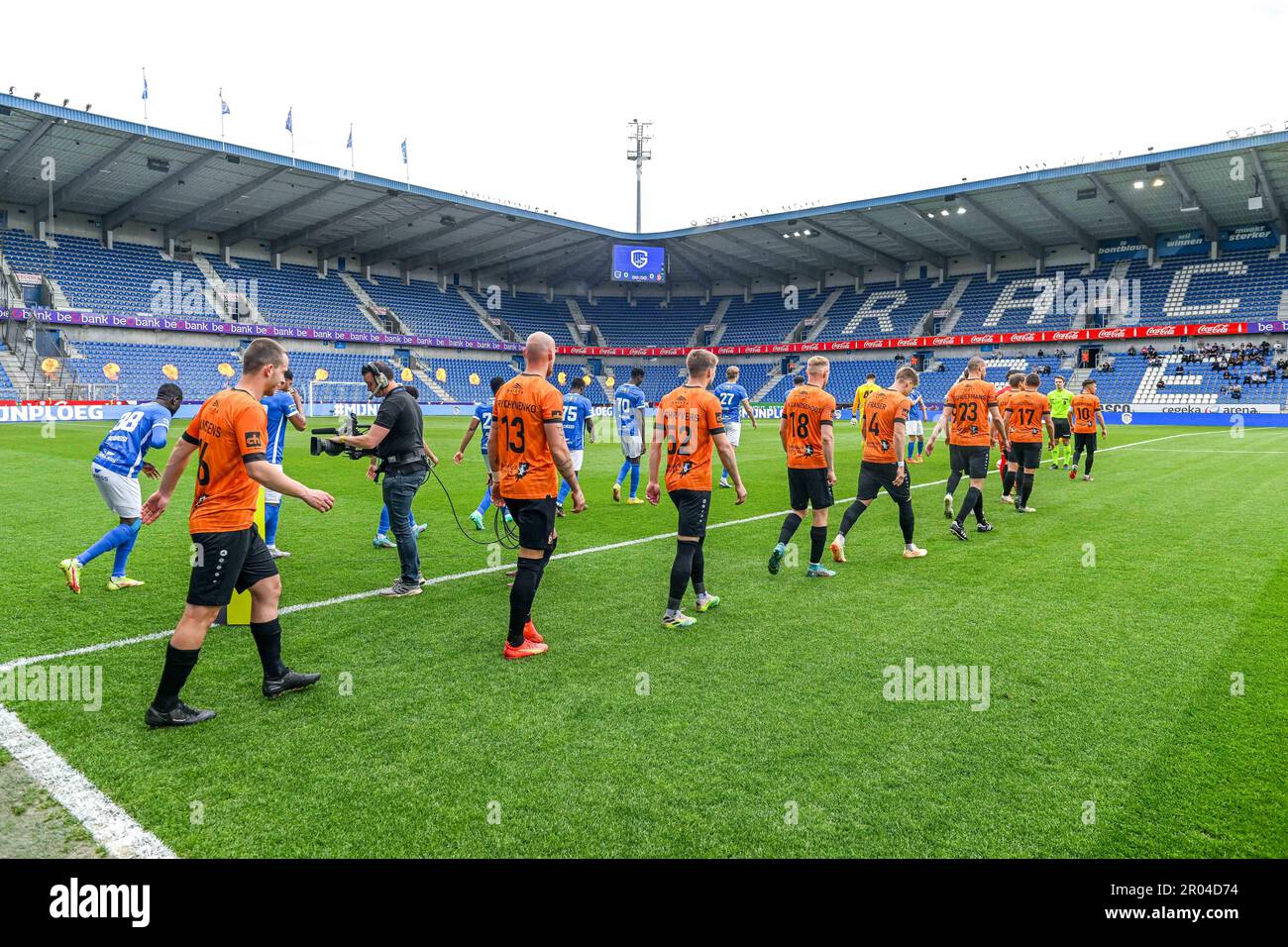 Vor einem Fußballspiel zwischen Jong Genk und KMSK Deinze während des 7 . Spieltags im Rahmen der Challenger Pro League Relegation Play-offs für die Saison 2022-2023 , am Samstag , den 6 . Mai 2023 in Genk , Belgien . FOTO SPORTPIX | Stijn Audooren Stockfoto