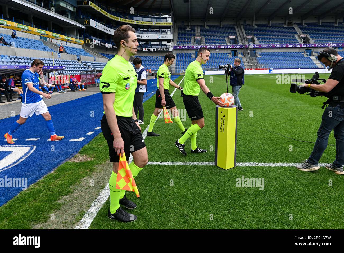 Vor einem Fußballspiel zwischen Jong Genk und KMSK Deinze während des 7 . Spieltags im Rahmen der Challenger Pro League Relegation Play-offs für die Saison 2022-2023 , am Samstag , den 6 . Mai 2023 in Genk , Belgien . FOTO SPORTPIX | Stijn Audooren Stockfoto