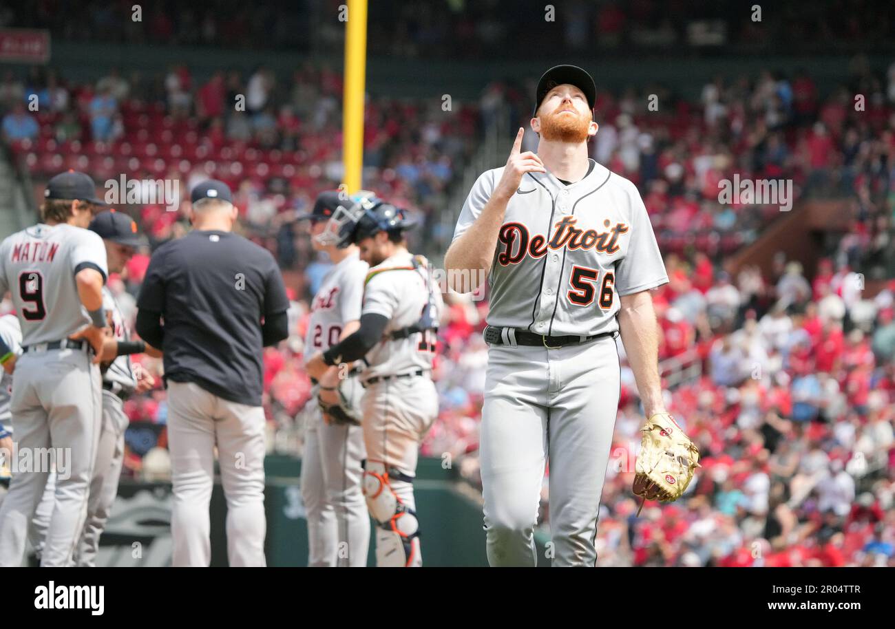 St. Louis, USA. 06. Mai 2023. Detroit Tigers beginnt mit dem Pitcher Spencer Turnbull Points in die Höhe, während er das Spiel gegen die St. Louis Cardinals im sechsten Inning im Busch Stadium in St. Louis am Samstag, den 6. Mai 2023. Foto: Bill Greenblatt/UPI Credit: UPI/Alamy Live News Stockfoto