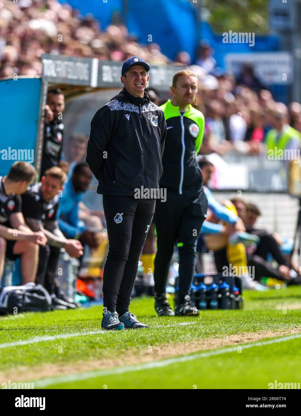 Bristol Rovers Manager Joey Barton an der Touchline während des Spiels der Sky Bet League One im Memorial Stadium, Bristol. Foto: Sonntag, 7. Mai 2023. Stockfoto