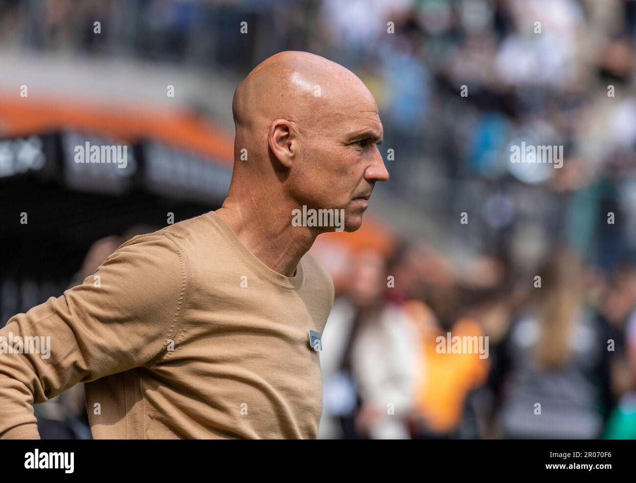 Sport, Fußball, Bundesliga, 2022/2023, Borussia Moenchengladbach vs. VfL Bochum 2-0, Stadium Borussia Park, Cheftrainer Thomas Letsch (Bochum), DFL-VORSCHRIFTEN VERBIETEN DIE VERWENDUNG VON FOTOS ALS BILDSEQUENZEN UND/ODER QUASI-VIDEO Stockfoto