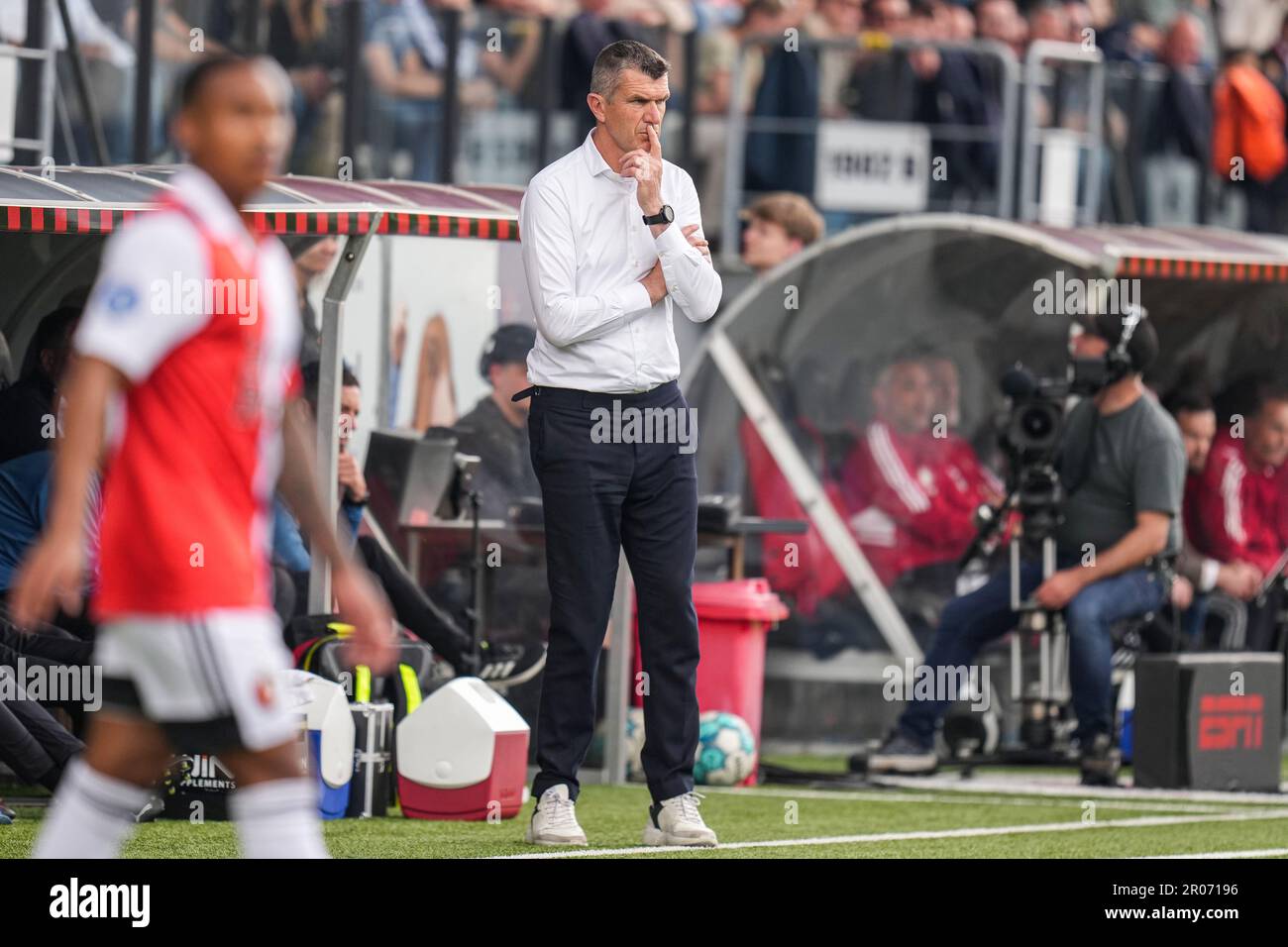 Rotterdam, Niederlande. 07. Mai 2023. Rotterdam - sbv Excelsior Coach Marinus Dijkhuizen während des Spiels Excelsior gegen Feyenoord im Van Donge & De Roo Stadion am 7. Mai 2023 in Rotterdam, Niederlande. Kredit: Box to box images/Alamy Live News Stockfoto