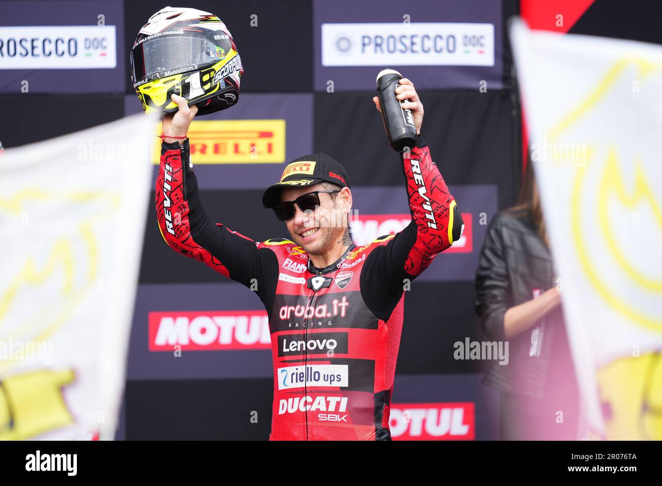 Alvaro Bautista (ESP) Ducati Panigale V4R Aruba.IT Racing - Ducati feiert während der SBK FIM Superbike World Championship während des Rennens 2 auf dem Circuit de Barcelona-Catalunya am 7. Mai 2023 in Barcelona, Spanien. (Foto: Bagu Blanco / PRESSIN) Stockfoto