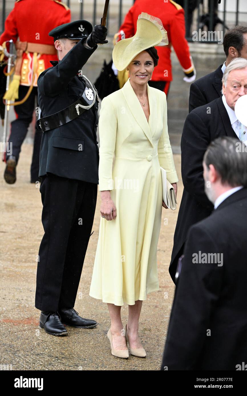 Pippa Middleton verlässt Westminster Abbey nach der Krönungszeremonie von König Karl III. Und Königin Camilla im Zentrum von London. Foto: Samstag, 6. Mai 2023. Stockfoto