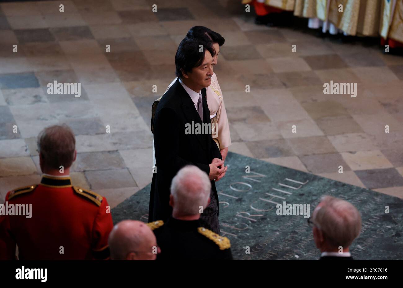 Kronprinz Fumihito und Kronprinzessin Kiko von Japan kommen vor der Krönung von König Karl III. Und Königin Camilla in Westminster Abbey, London. Stockfoto
