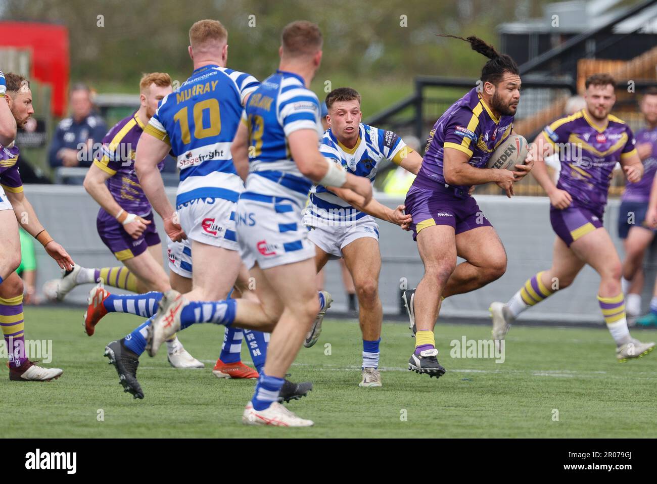 Newcastle, Großbritannien. 21. April 2023. Robert Tuliatu von Newcastle Thunder bricht am Sonntag, den 7. Mai 2023, die Linie während DES BETFRED-Meisterschaftsspiels zwischen Newcastle Thunder und Halifax Panthers im Kingston Park, Newcastle. (Foto: Chris Lishman | MI News) Kredit: MI News & Sport /Alamy Live News Stockfoto