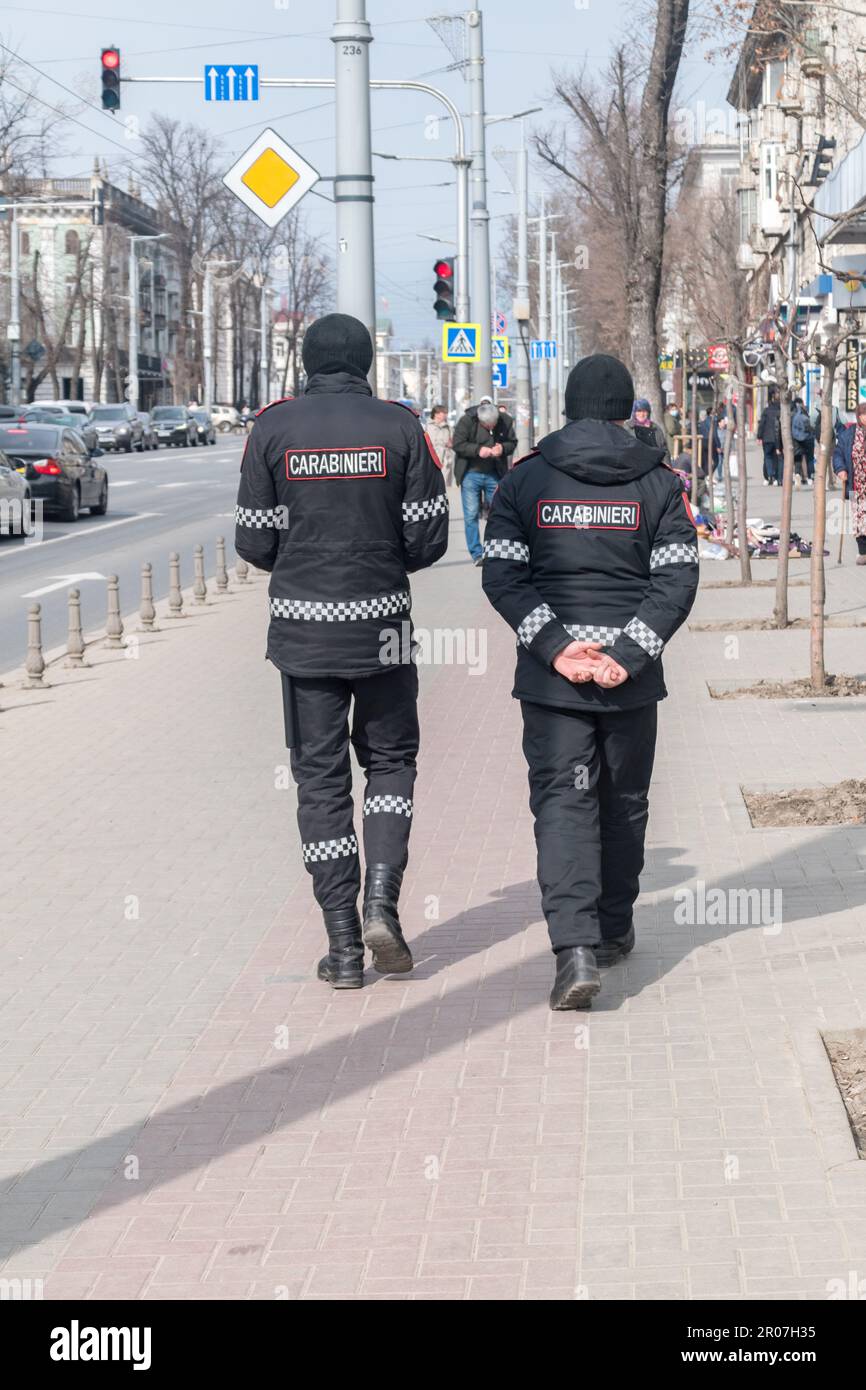 Chisinau, Moldawien - 8. März 2023: Offiziere von Trupele de Carabinieri. Mitglied der nationalen Gendarmerie-Truppe der Republik Moldau. Stockfoto