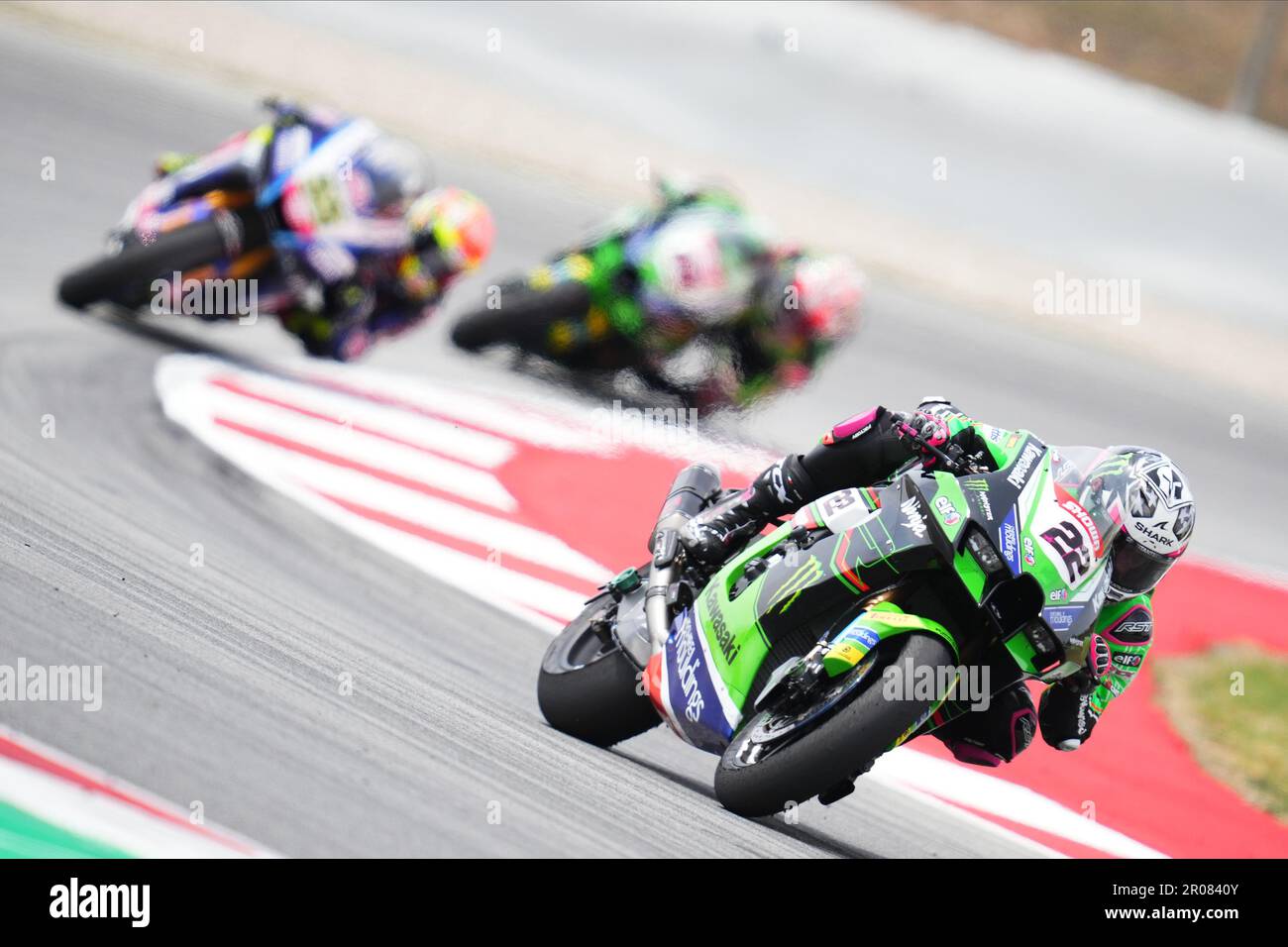 Alex Lowes (GBR) Kawasaki ZX-10RR Kawasaki Racing Team WorldSBK während der SBK FIM Superbike World Championship während des Rennens 2 auf dem Circuit de Barcelona-Catalunya am 7. Mai 2023 in Barcelona, Spanien. (Foto: Bagu Blanco / PRESSIN) Stockfoto