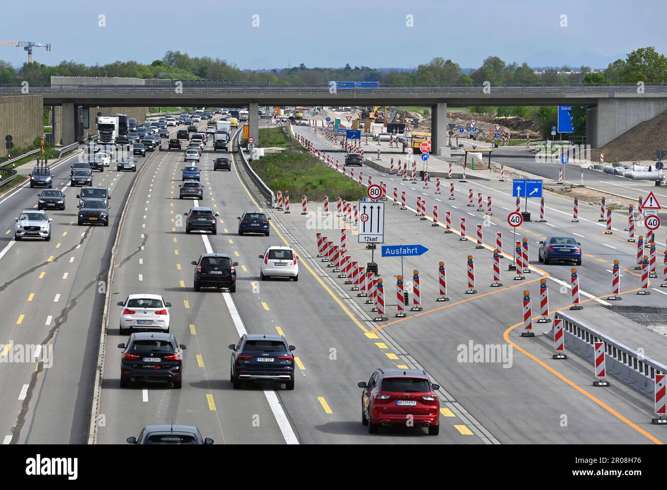 Erweiterung der Autobahn A99 in der Nähe von Aschheim im Bezirk München