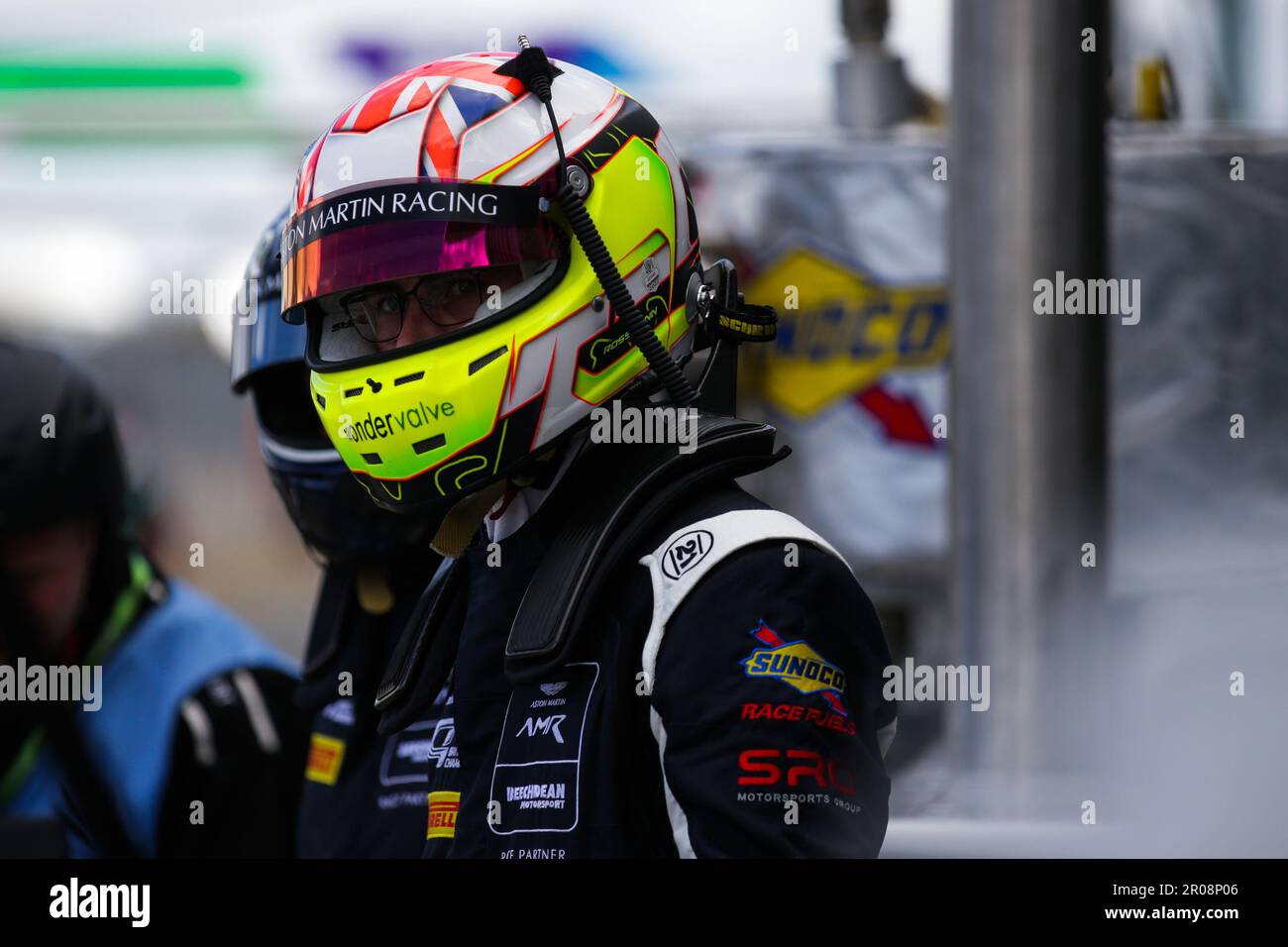 Beechdean AMR Aston Martin Vantage AMR GT3 Fahrer Ross Gunn während Runde 3 der Intelligent Money British GT Championship auf der Silverstone Circuit in Northamptonshire. 07. Mai 2023 Foto: Jurek Biegus. Nur redaktionelle Verwendung, Lizenz für kommerzielle Verwendung erforderlich. Stockfoto