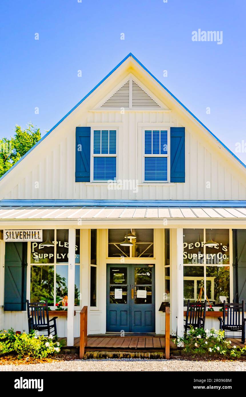 People Supply Company wird am 30. April 2023 in Silverhill, Alabama, abgebildet. Der historische Gemischtwarenladen, der 1902 erbaut wurde, dient heute als United Bank. Stockfoto