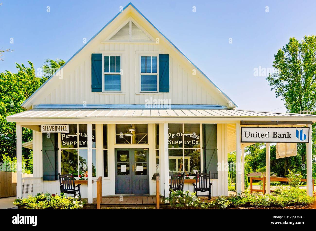 People Supply Company wird am 30. April 2023 in Silverhill, Alabama, abgebildet. Der historische Gemischtwarenladen, der 1902 erbaut wurde, dient heute als United Bank. Stockfoto