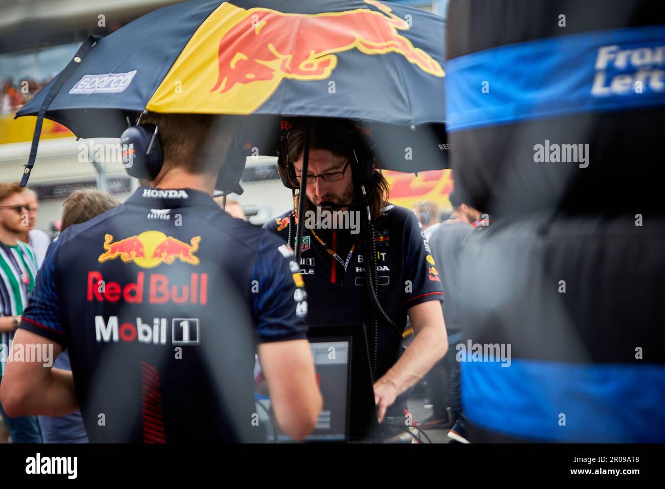 Miami Gardens, Florida, USA. 7. Mai 2023 Wettkampftag. Starting Grid, F1 Grand Prix von Miami am Miami International Autodrome am 7. Mai 2023 in Miami Gardens, Florida, USA. Gewinner des Miami Grand Prix F1: Erster Platz 1 Max Verstappen (NED) Red Bull Racing, zweiter Platz 11 Sergio Perez (MEX) Red Bull Racing, Dritter Platz 14 Fernando Alonso (ESP) Aston Martin. Constructors Cup: Red Bull Racing. Kredit: Yaroslav Sabitov/YES Market Media/Alamy Live News. Stockfoto