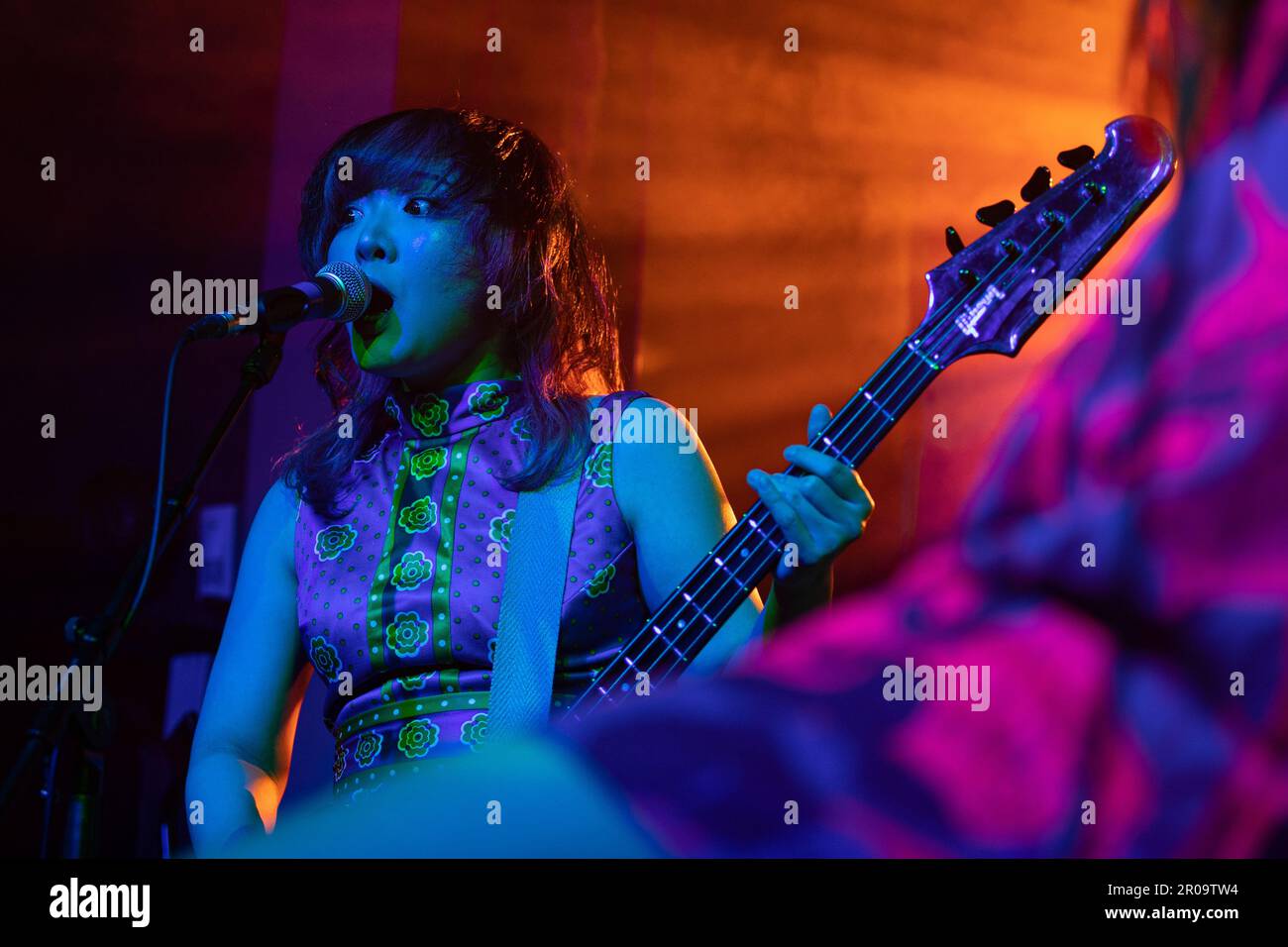 Belfast, Großbritannien. Mai 2023. Die japanische Band Otoboke Beaver spielte die Empire Music Hall im Rahmen des Cathedral Quarter Arts Festivals in Belfast. Die Band besteht aus Accorinrin – Gesang, gelegentliche Rhythmusgitarre (2009–heute), Yoyoshie – Gitarre, Background Vocals (2009–heute), Hiro-chan – Bass, Background Vocals (2013–heute), Kahokiss – Schlagzeug, Background Vocals (2018–heute) Credit: Bonzo/Alamy Live News Stockfoto