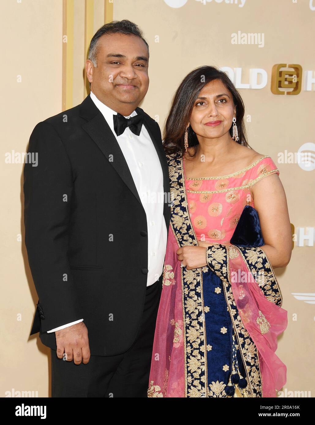 LOS ANGELES, KALIFORNIEN – 06. MAI: (L-R) Neal Mohan, CEO von YouTube und Hema Sareen Mohan, nimmt an der jährlichen Gold Gala des Gold House 2. im Music Center Teil Stockfoto