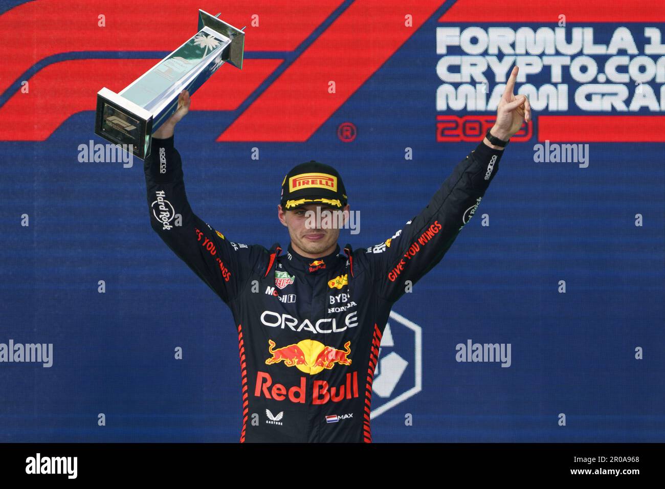 Miami Gardens, USA. 07. Mai 2023. Der niederländische Formel-1-Fahrer Max Verstappen von Red Bull Racing feiert am 7. Mai 2023 im Miami International Autodrome in Miami Gardens, Florida, den Sieg der Formel-1 Grand Prix​ von Miami. Foto: Greg Nash/UPI Credit: UPI/Alamy Live News Stockfoto