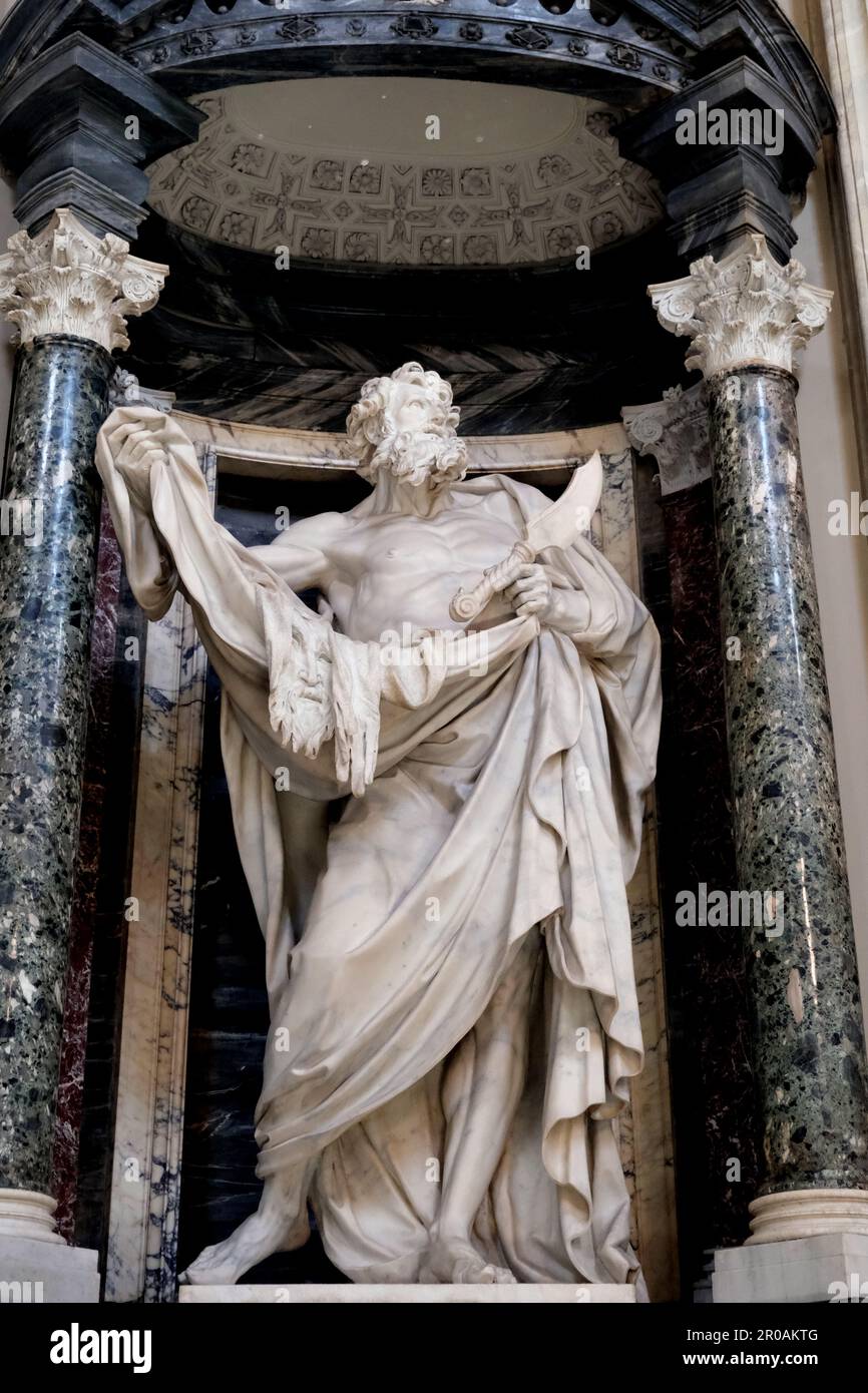 Statue des Heiligen Bartholomaus von Le Gros in der Johannes-Lateran-Kirche in Rom, Italien Stockfoto