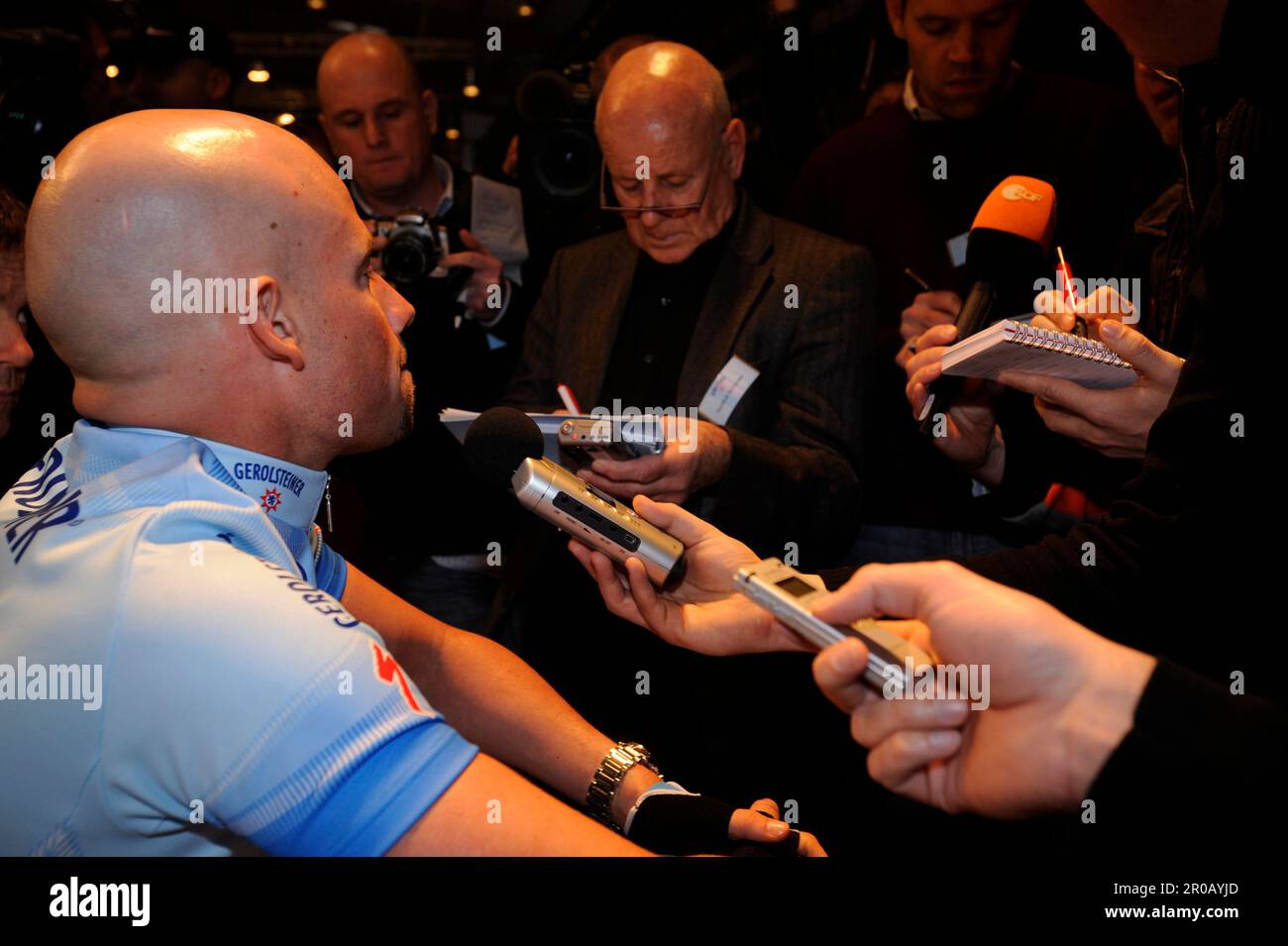 Stefan Schumacher ist nach seiner Autofahrt unter Alkoholeinfluss beim Team Gerolsteiner umstritten. Radsport, Teamvorstellung Team Gerolsteiner in Gerolstein am 15,1.2008. Stockfoto