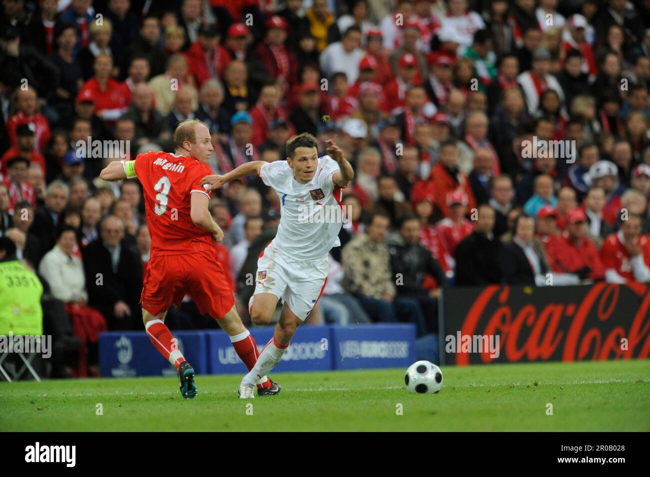 Libor Sionko (7) TCH Aktion gegen Ludovic Magnin.Fußball Europameisterschaft Länderspiel, Schweiz - Tschechien 0:1 7.6.2008 Stockfoto