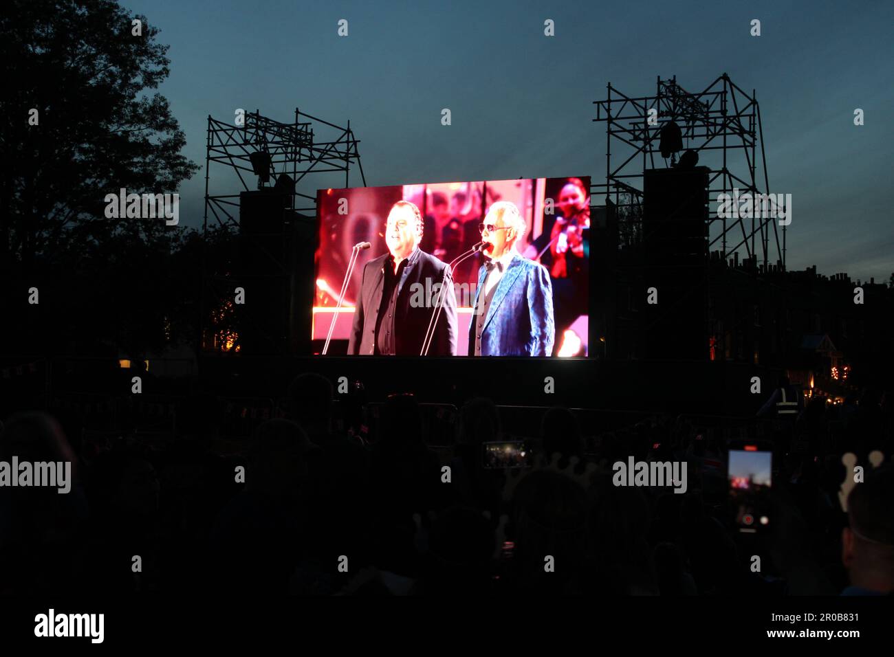 London und Windsor Castle, Großbritannien. 7. Mai 2023. Nach einer historischen königlichen Krönung veranstalteten London unzählige Blockpartys und ein abendliches Celebrity Gala-Konzert im Windsor Castle. Kredit: ©Julia Mineeva/EGBN TV News/Alamy Live News Stockfoto