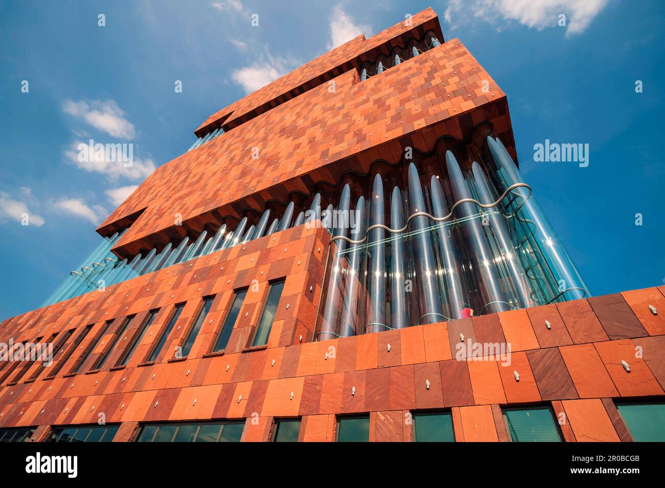 ANTWERPEN, Belgien – Mai 11: Zeitgenössische Architektur des Museums aan de Stroom, MAS, von Neutelings Riedijk Architects Stockfoto