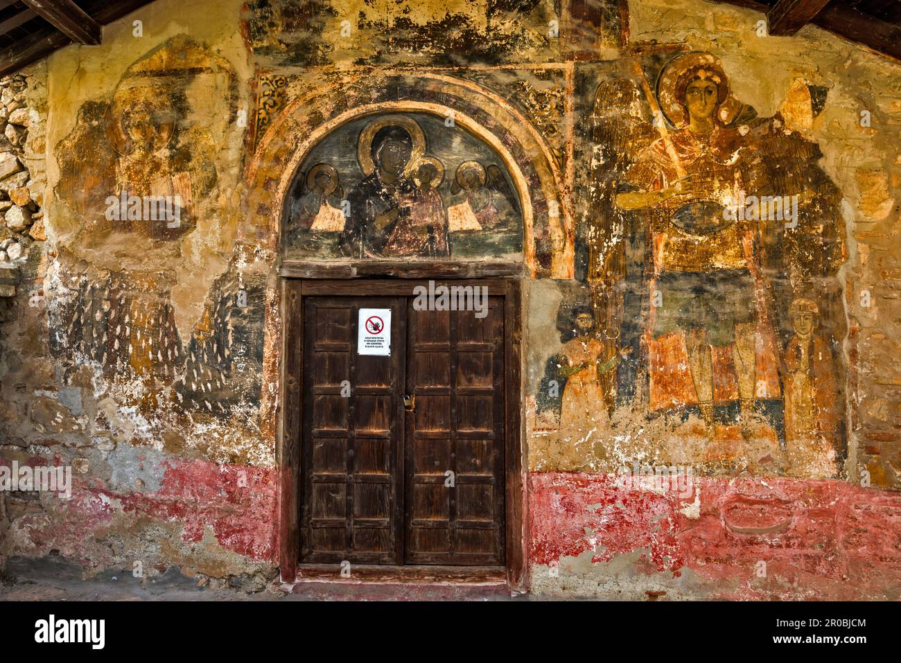 Fresken aus dem 9. Jahrhundert in der byzantinischen Kirche Taxiarchis Mitropoleos (Taxiarch der Metropolis), Kastorien, Westmazedonien, Griechenland Stockfoto