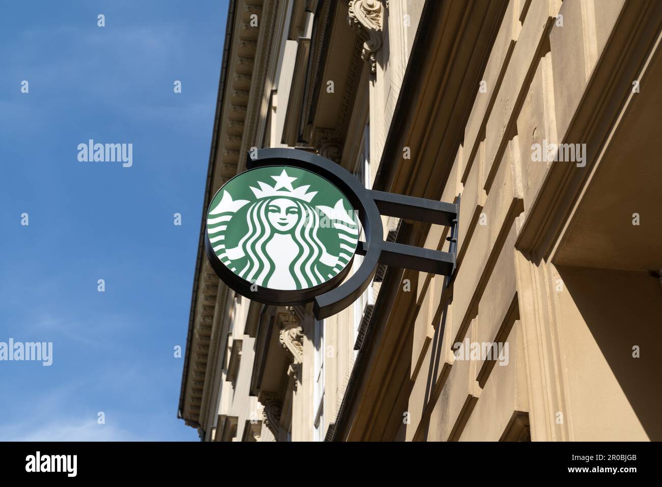 Starbucks Coffee Logo-Schild. Amerikanische Kaffeehauskettenfirma. Stockfoto