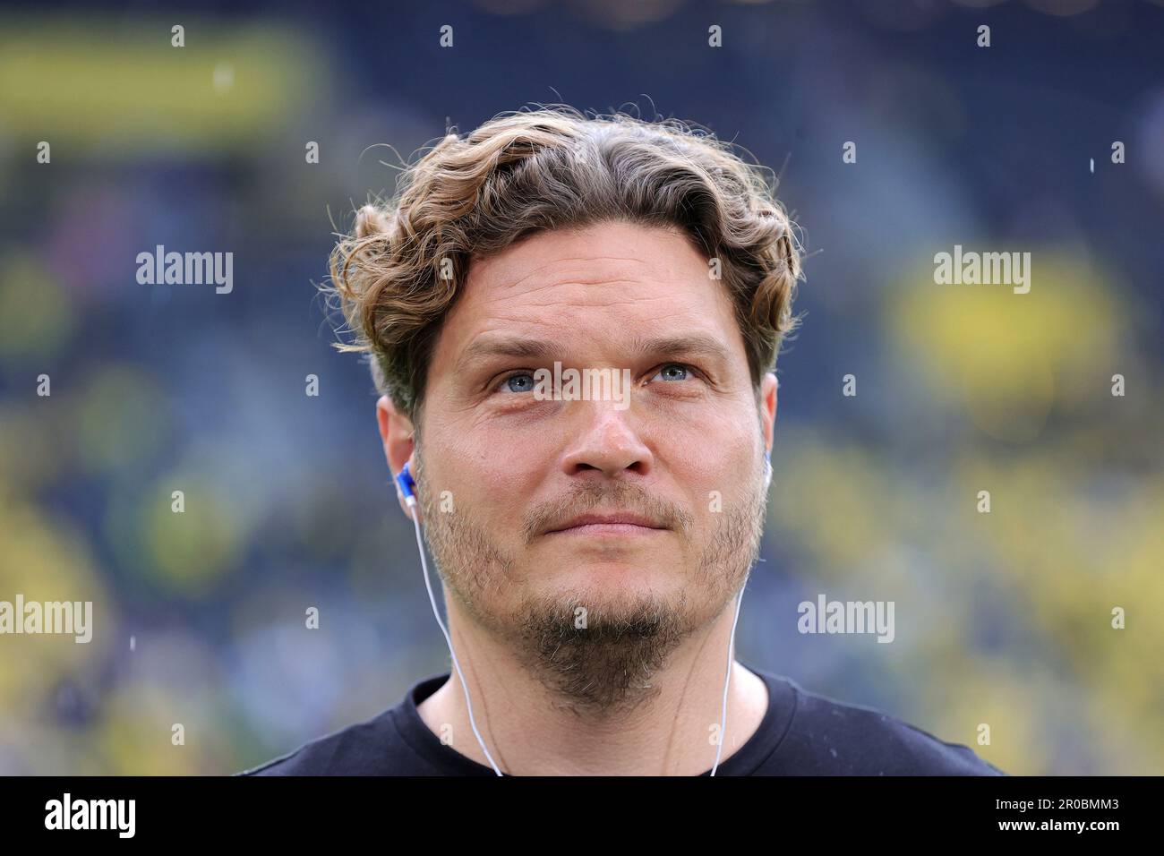 Dortmund, Deutschland. 07. Mai 2023. firo : 07.05.2023, Fußball, 1. Liga, 1. Bundesliga, Staffel 2022/2023, BVB, Borussia Dortmund - VfL Wolfsburg Coach Edin TERZIC, BVB, Portrait, Blick auf die Spitze Kredit: dpa/Alamy Live News Stockfoto