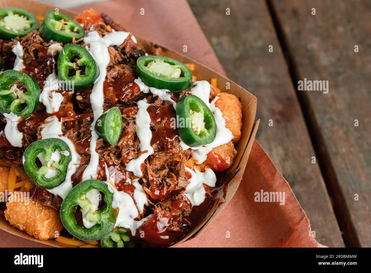 Beladene Kartoffelröschen mit Texas Barbecue Stockfoto