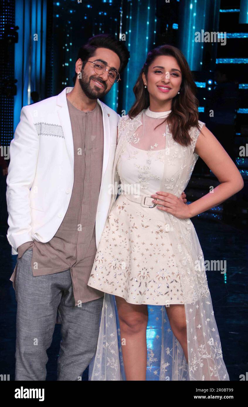 Ayushmann Khurrana, indischer Schauspieler, Parineeti Chopra, indische Schauspielerin, Meri Pyari Bindu Film Promotion, Nach Baliye, Mumbai, Indien, 2. Mai 2017 Stockfoto