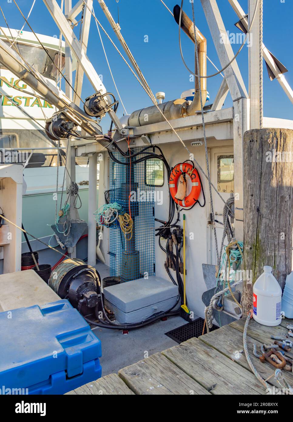 Detailbild eines kommerziellen Fischerbootdecks in montauk, ny Stockfoto